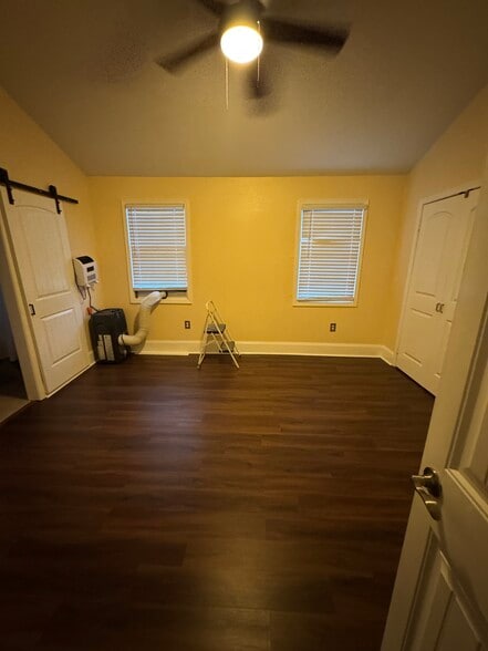 Building Photo - 2653 Madrid St