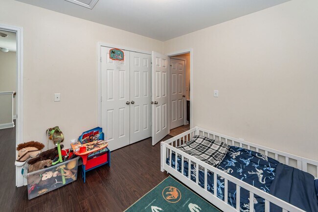 Building Photo - 3 Bedroom, 2.5 Bathroom Home in Eagle Run - Ladson