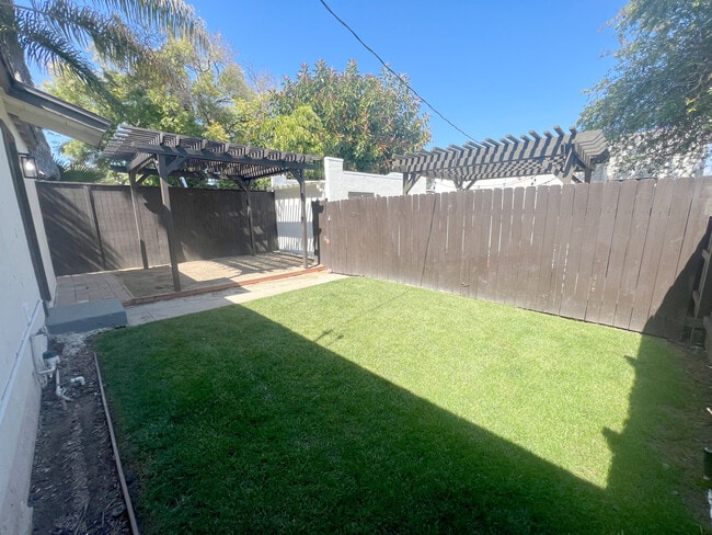 Building Photo - 3572 Nile St