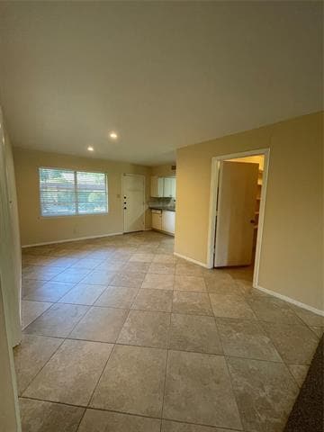 Building Photo - 1303 Northlake Dr