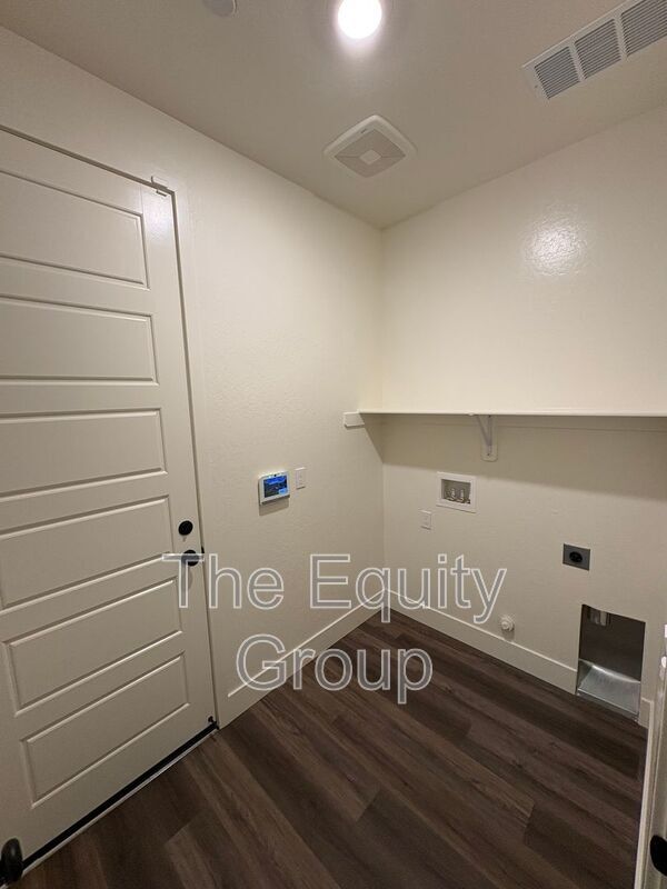 Building Photo - 2231 N Julieann St