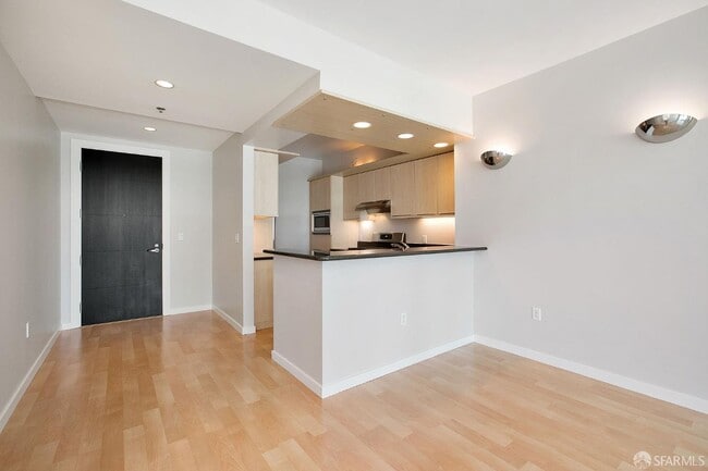 Building Photo - 219 Brannan St