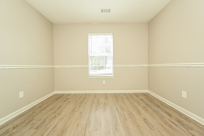 Building Photo - 1001 Adie Cove
