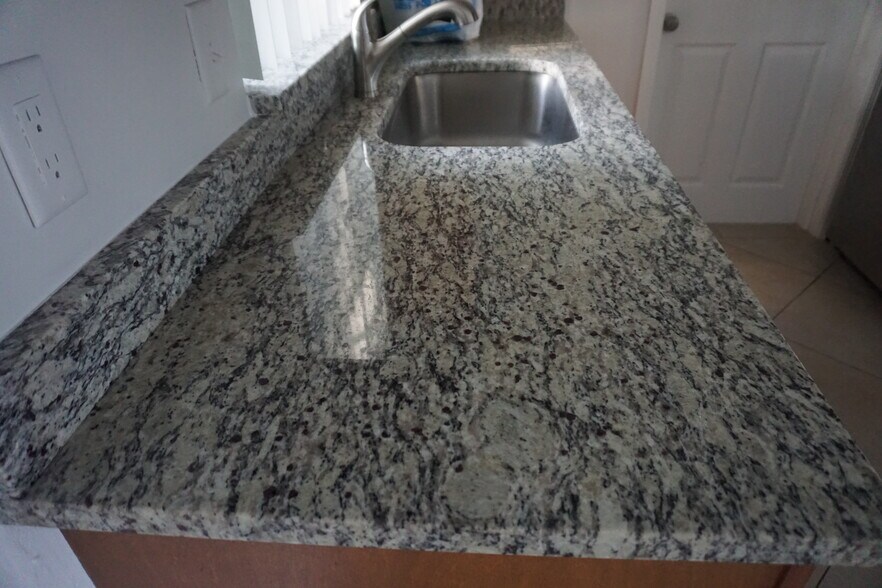 Building Photo - 2007 E Jefferson Street