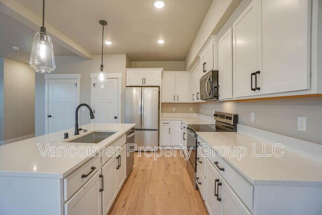 Building Photo - 2351 E Otter Lp