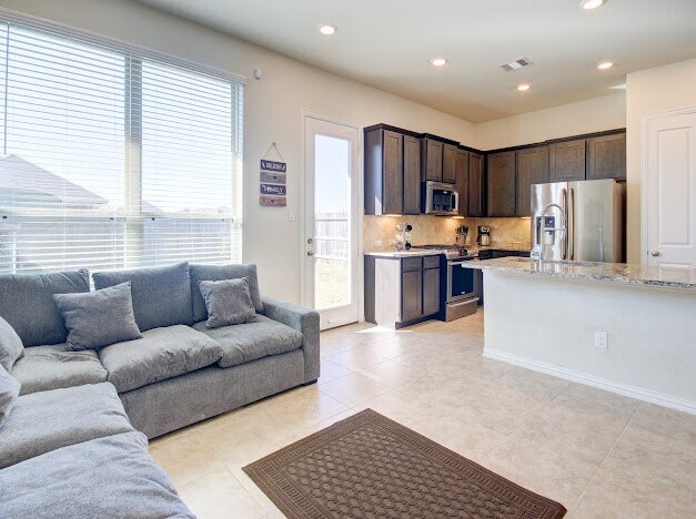 Building Photo - 1646 Ryon Falls Dr