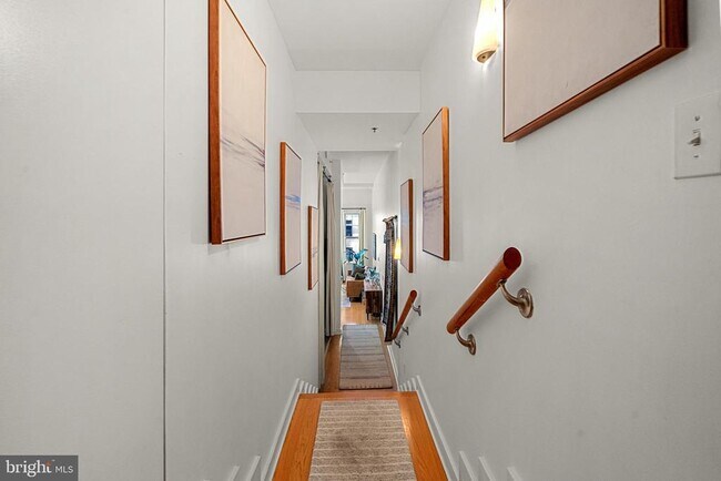 Building Photo - 675 E St NW