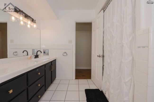 Building Photo - 4306 Briar Cliff Dr