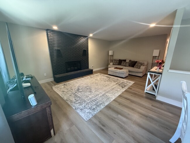 Building Photo - 3418 Flagstone Dr
