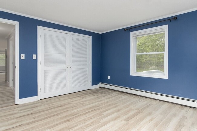 Building Photo - 240 Leda Ave
