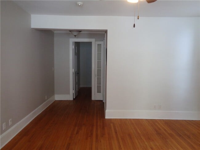 Building Photo - 164 Pine St