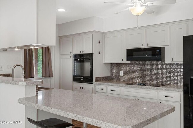 Building Photo - 2137 E Apollo Ave