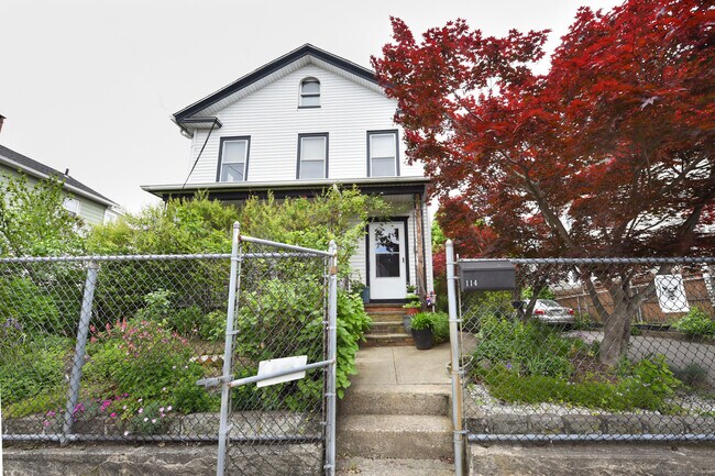 Primary Photo - 114 Jones Ave
