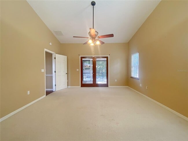 Building Photo - 994 Country Lake Cir