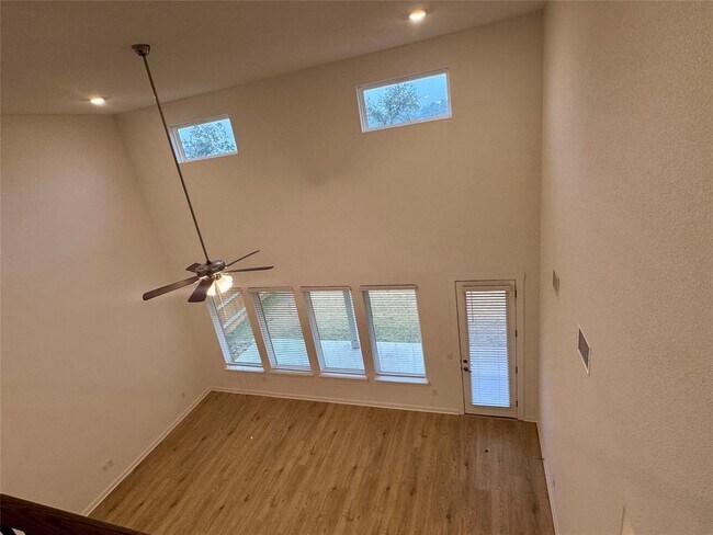 Building Photo - 2320 Magnolia Hl Dr