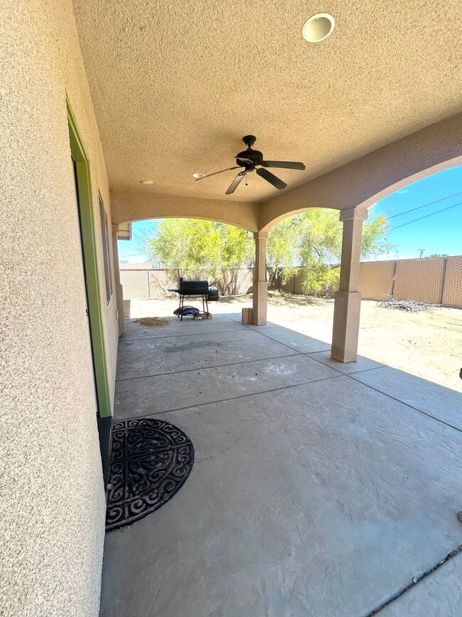 Building Photo - 4 Bedroom / 2 Bathroom efficient home