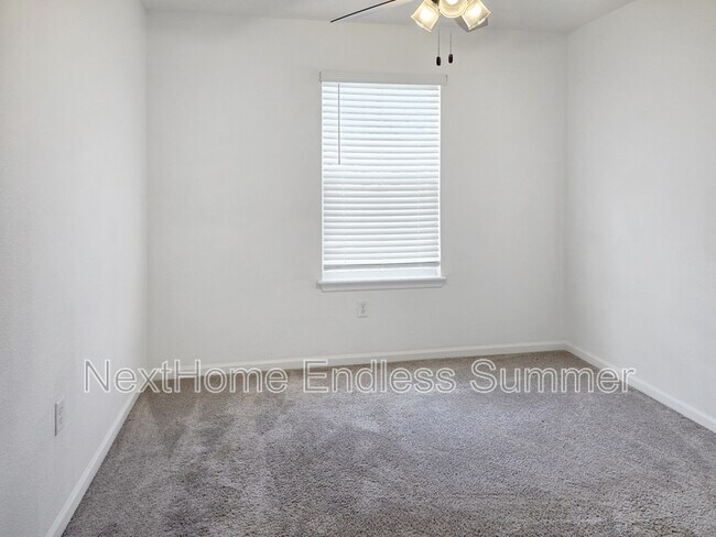 Building Photo - 35 Mustard Hl Ct