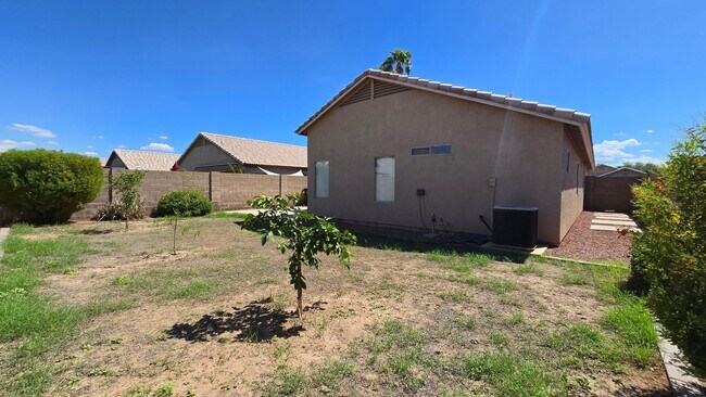 Building Photo - 13344 W Desert Ln