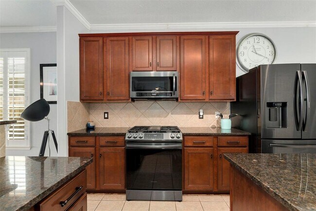 Building Photo - 21731 Sierra Long Dr