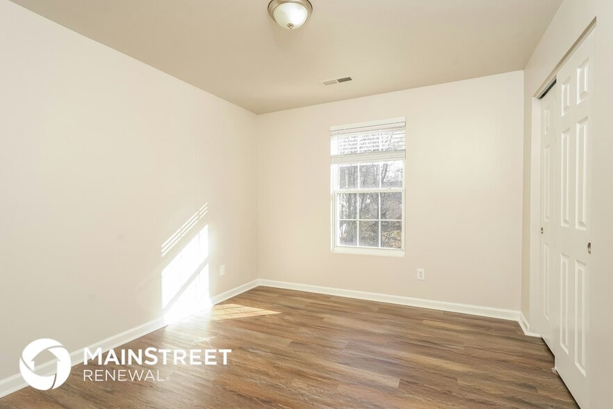 Building Photo - 2115 Gramercy Park Dr