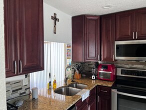 Building Photo - 9311 Wedgewood Dr