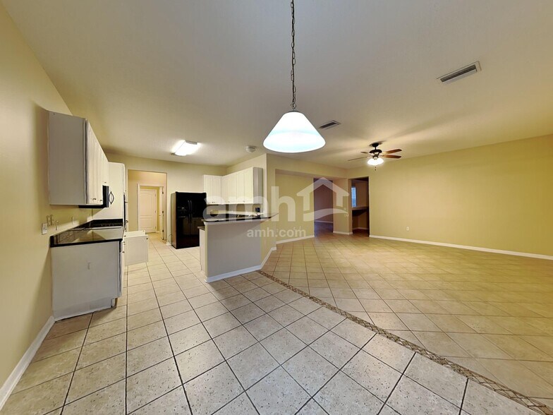 Building Photo - 10618 Bamboo Rod Cir