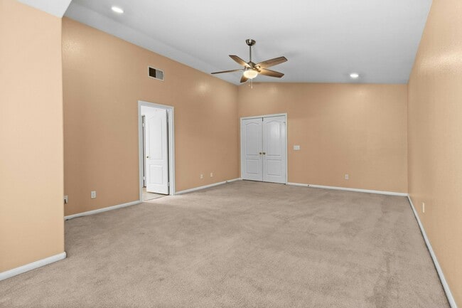 Building Photo - 1067 Princess Kyra Pl