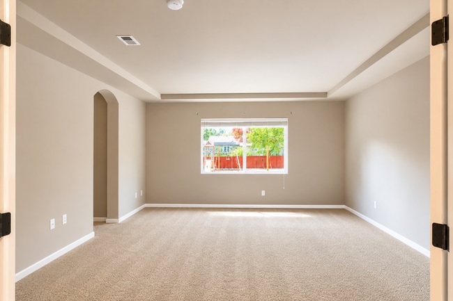 Building Photo - 3918 Southlake Dr SE