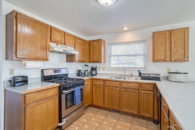 Building Photo - Private Room with a shared bath for Rent in Westminster!!!