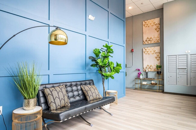 Building Photo - 542 Boulevard NE