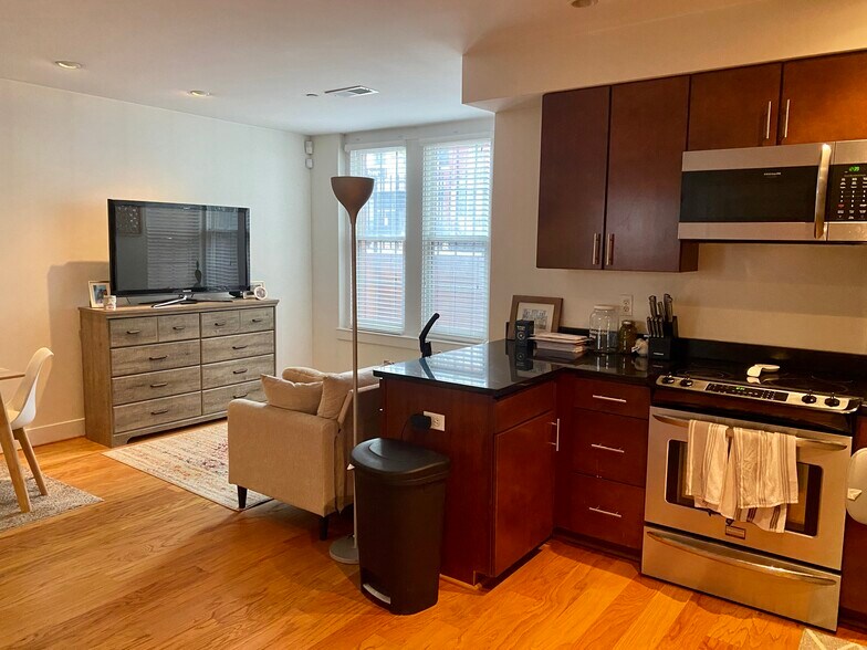 Family Room - 2910 Georgia Ave NW