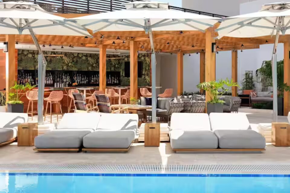 Building Photo - 401 N Birch Rd