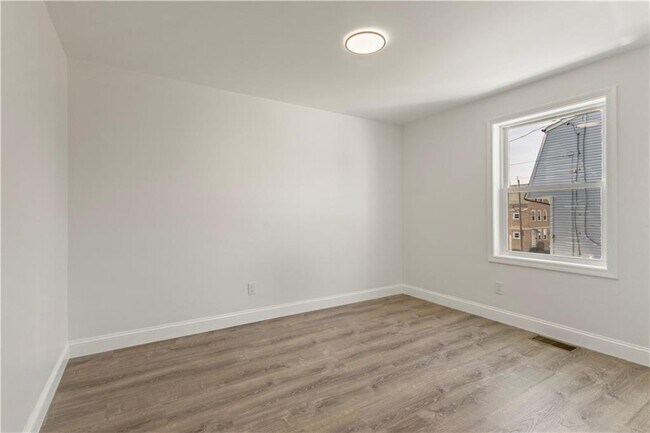 Building Photo - 30 Danby St
