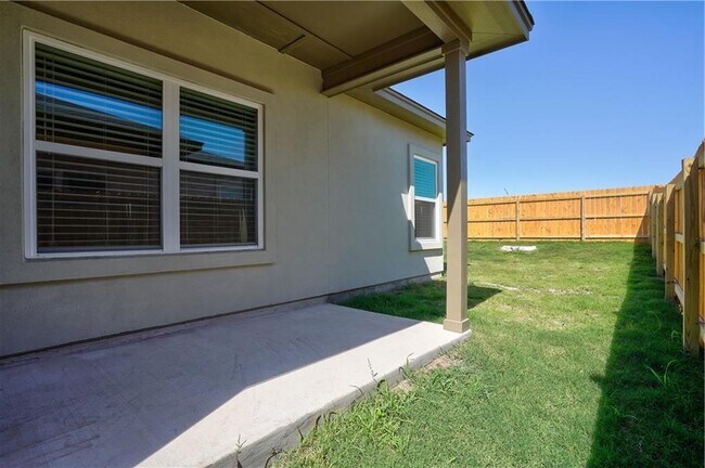 Building Photo - 381 County Rd 306