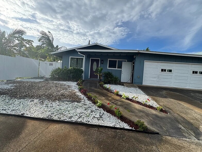 Building Photo - 2847 W Lelehuna Pl