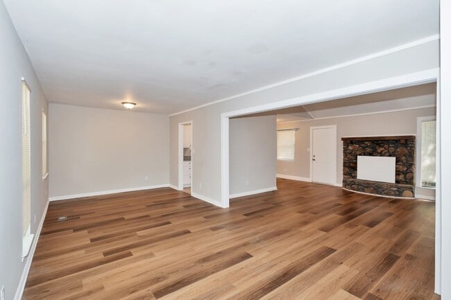 Building Photo - Irondale 4BR / 2BA Home – A Must See!