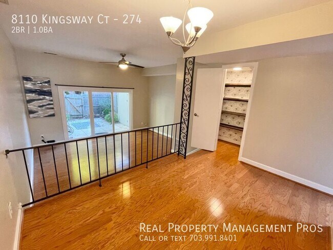 Building Photo - UPDATED 2 BEDROOM HOME - PRVATE BACK YARD ...