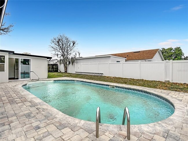 Building Photo - 115 Lindenwood Ln