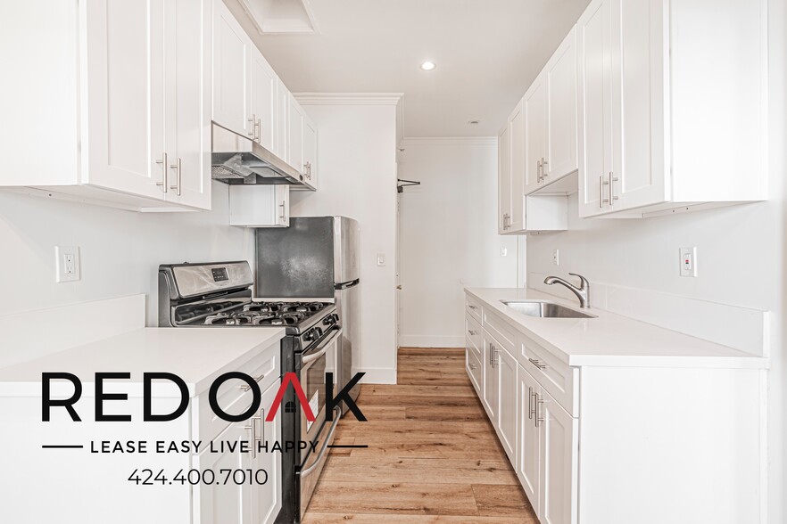 Building Photo - 861 Fedora St