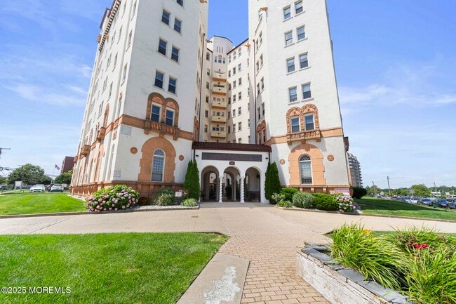 Building Photo - 400 Deal Lake Dr