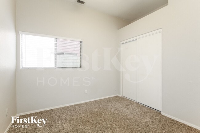 Building Photo - 15243 N 66th Dr