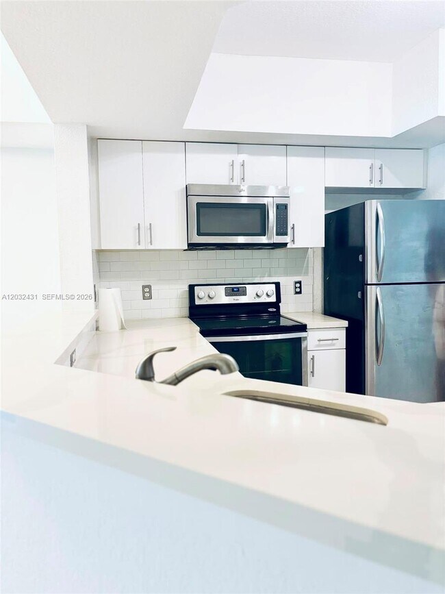 Building Photo - 715 SW 148th Ave