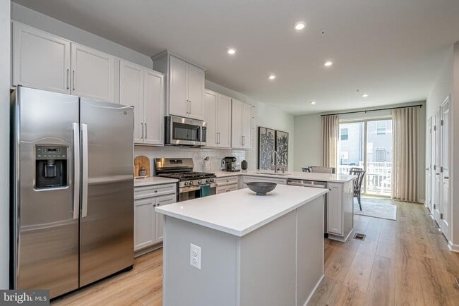 Building Photo - 3929 Small Roundtop Rd