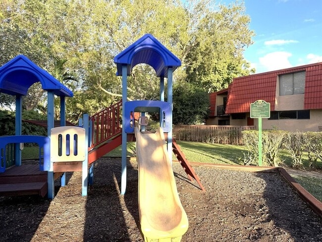 Building Photo - 8255 Severn Dr