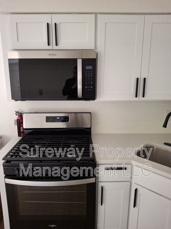 Building Photo - 128 Eaves Mill Rd