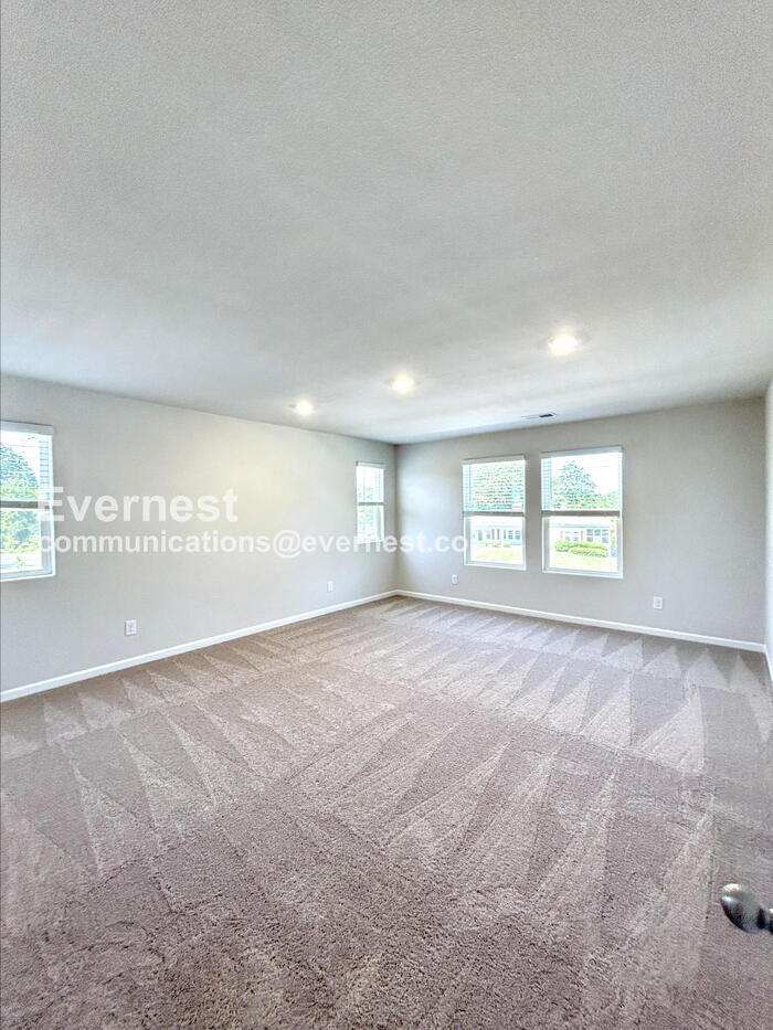 Building Photo - 2156 Willow Gln Dr