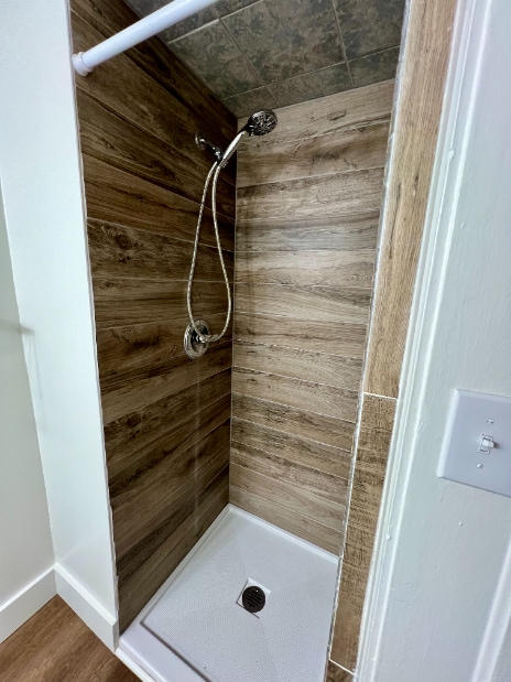 Building Photo - Updated Two Bedroom with Private Yard!