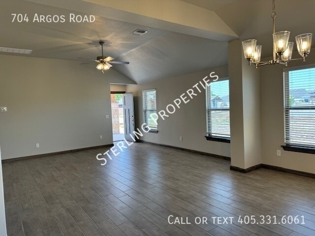 Building Photo - 704 Argos Rd