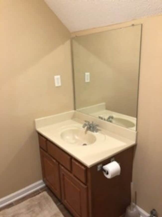 Building Photo - Renovated 4 Bedroom 2.5 Bath Home for Rent!