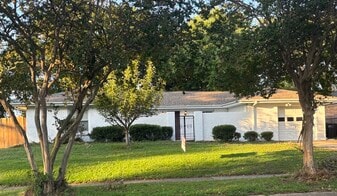 Building Photo - 4840 Brandywine Dr